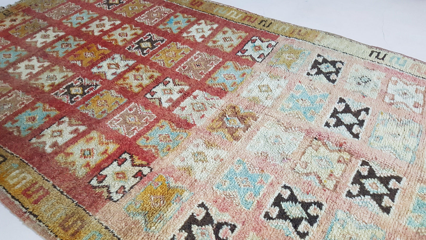 Vintage Boujaad rug, 290 x 130 cm || 9.51 x 4.27 feet