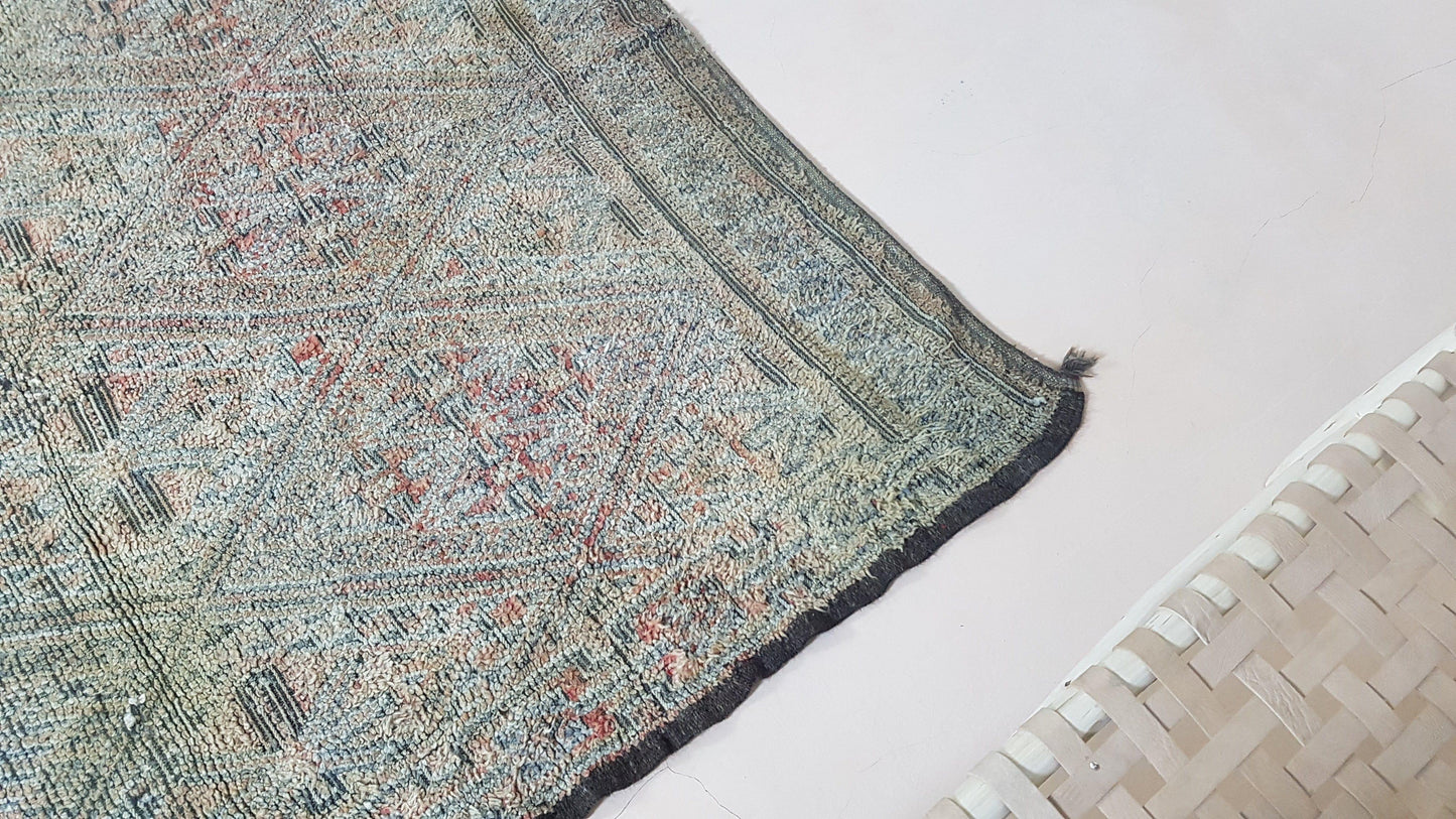 Vintage Boujaad rug, 215 x 200 cm || 7.05 x 6.56 feet