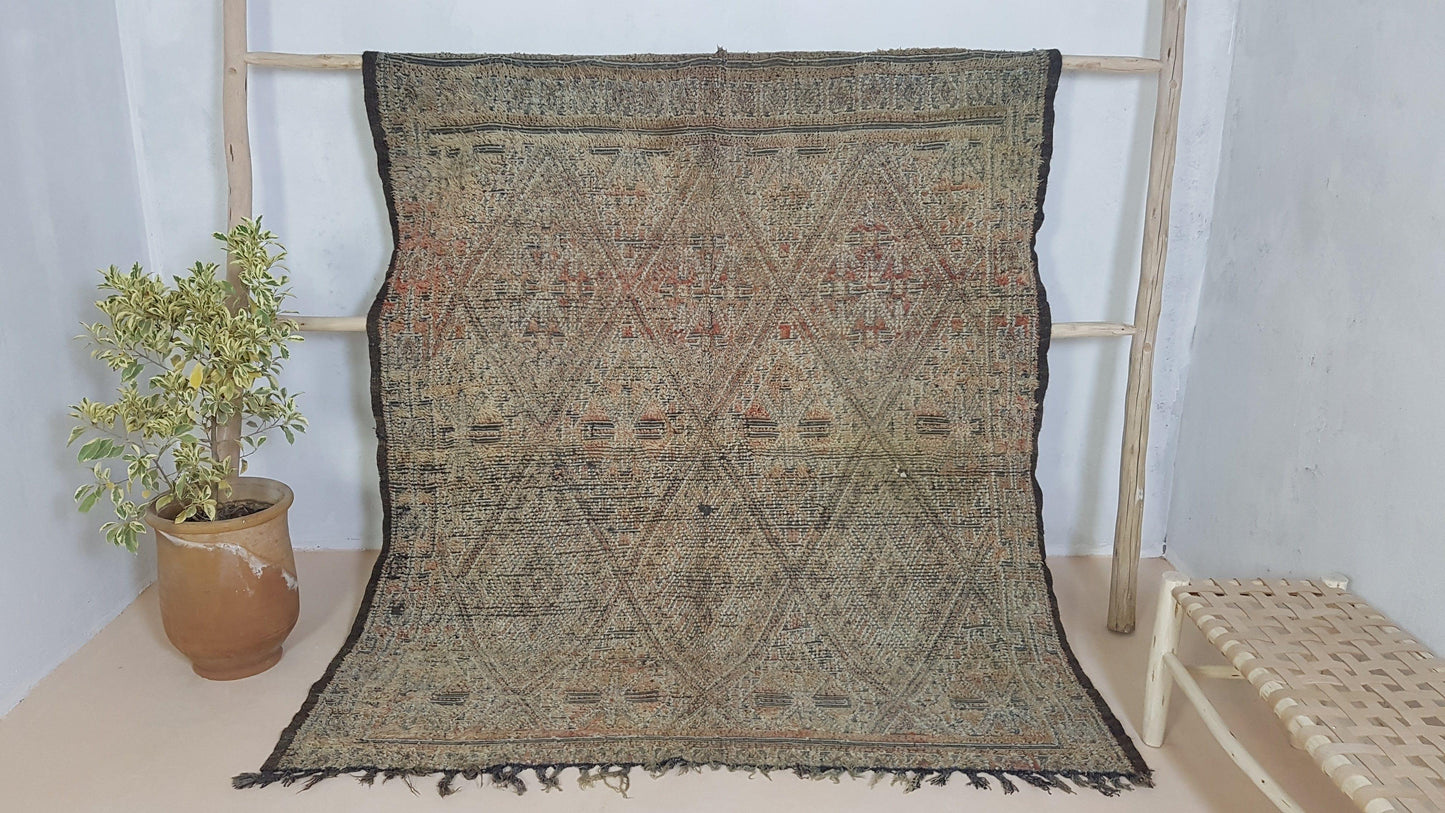 Vintage Boujaad rug, 215 x 200 cm || 7.05 x 6.56 feet