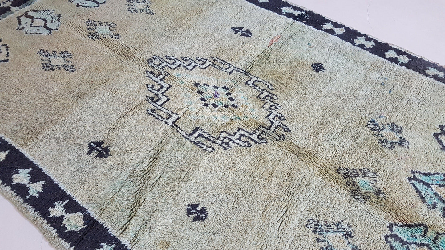 Vintage Boujaad rug, 235 x 145 cm || 7.71 x 4.76 feet