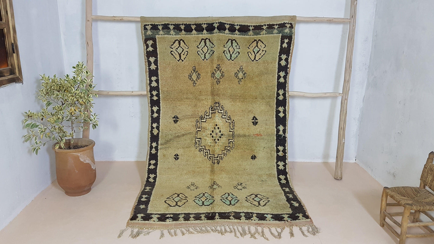 Vintage Boujaad rug, 235 x 145 cm || 7.71 x 4.76 feet