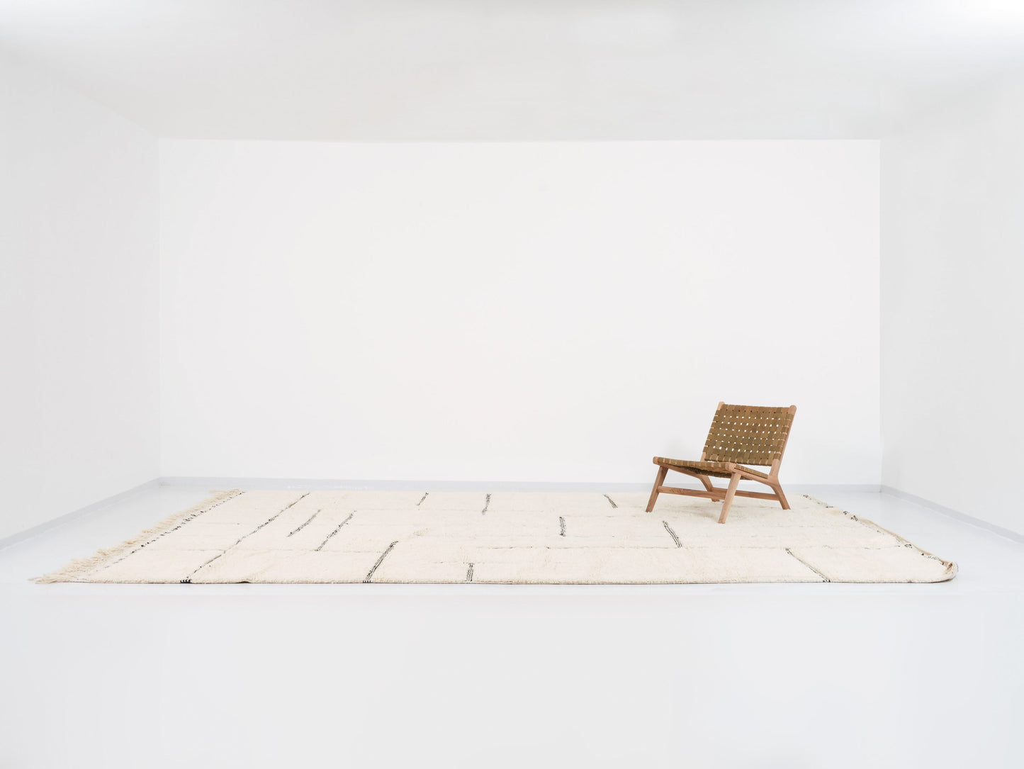 BEN Warain Design- White Boho rug- Handmade rug- Wool rug -Labyrinthe XL - 300 x 400 cm