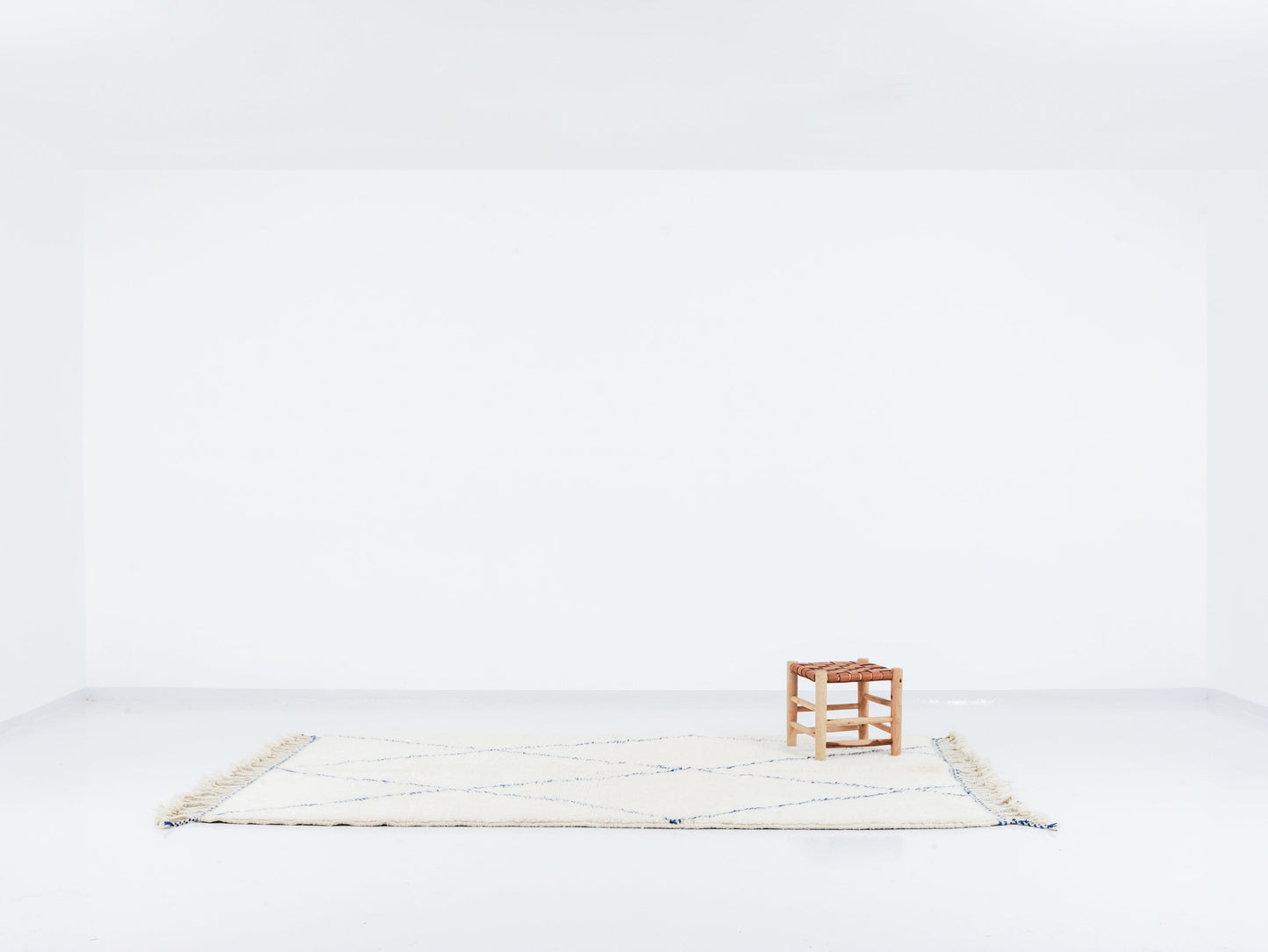 BEN Warain Design- White Boho rug- Handmade rug- Wool rug - Blue Diamonds 255 x 153 cm MODEL BW005