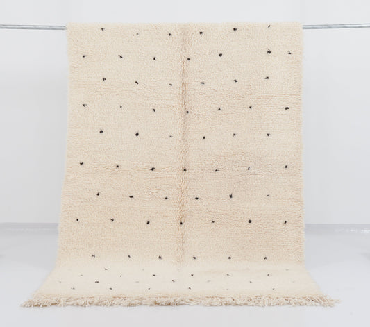 BEN Warain Design- White Boho rug- black points - Handmade rug- Wool rug -  254 x 151 cm MODEL BW001