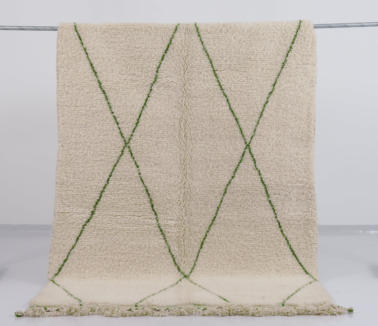 BEN Warain Design- White Black rug- Bamboo Green - Handmade rug- Wool rug - 242 x 160 cm MODEL BW010