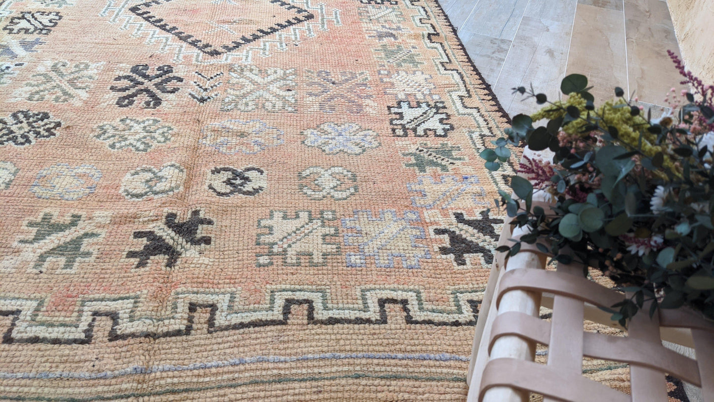 Vintage Boujaad rug, 360 x 175 cm || 11.81 x 5.74 feet