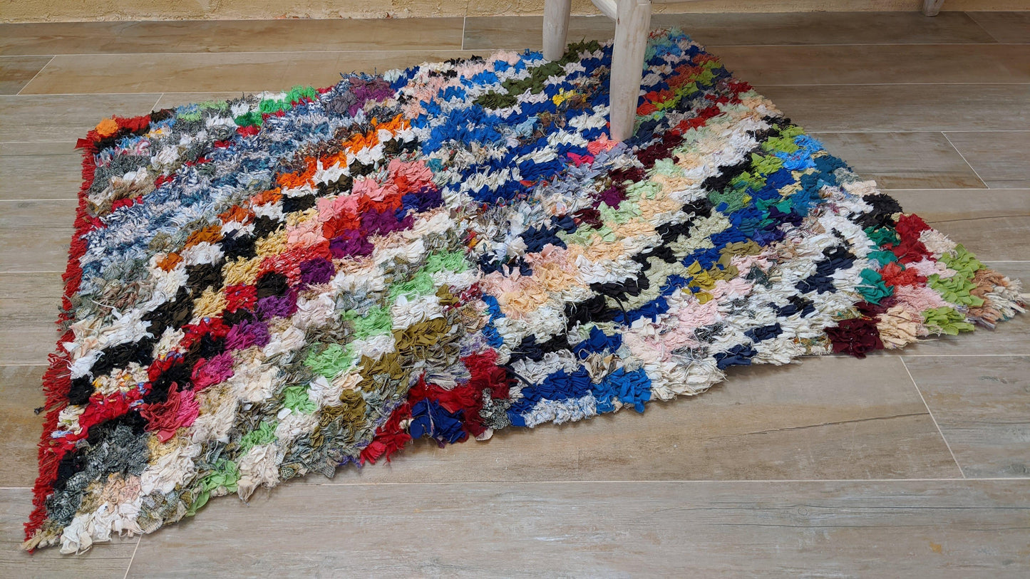 Vintage Boucherouite Rug - 125 x 100 cm || 4.1 x 3.28 feet