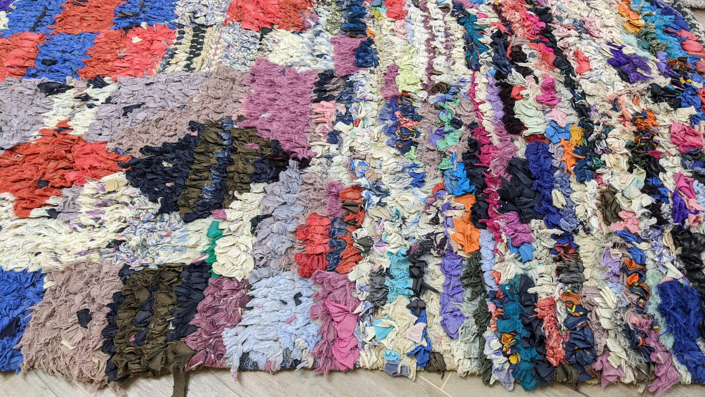 Vintage Boucherouite Rug - 160 x 160 cm || 5.25 x 5.25 feet