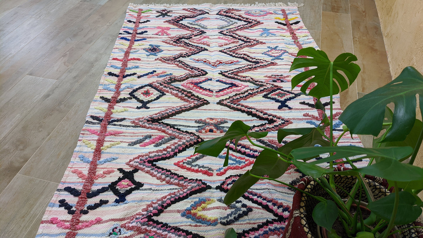 Boucherouite Rug, 215 x 122 cm || 7.05 x 4 feet