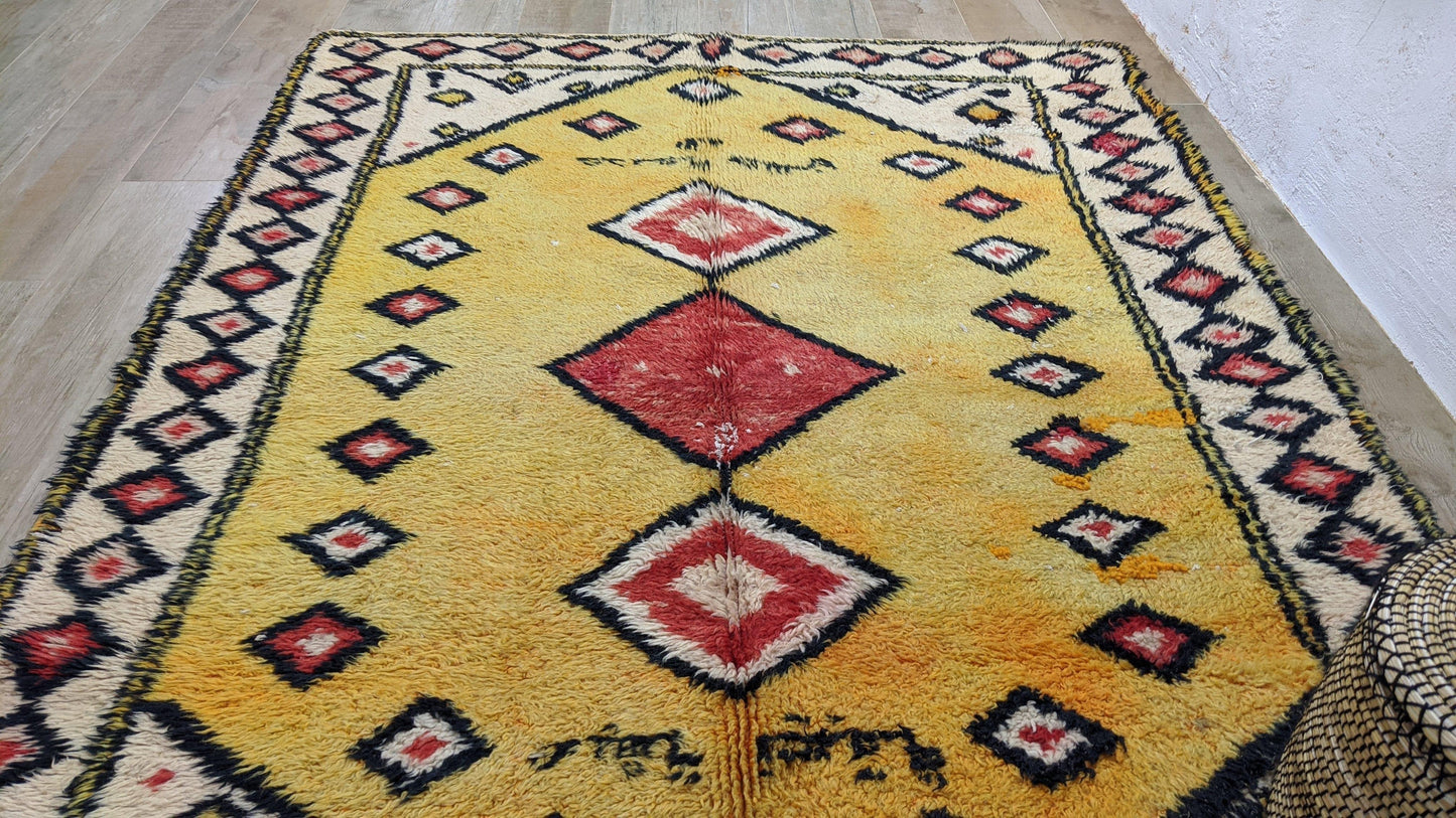 Vintage Boujaad rug, 225 x 165 cm || 7.38 x 5.41 feet