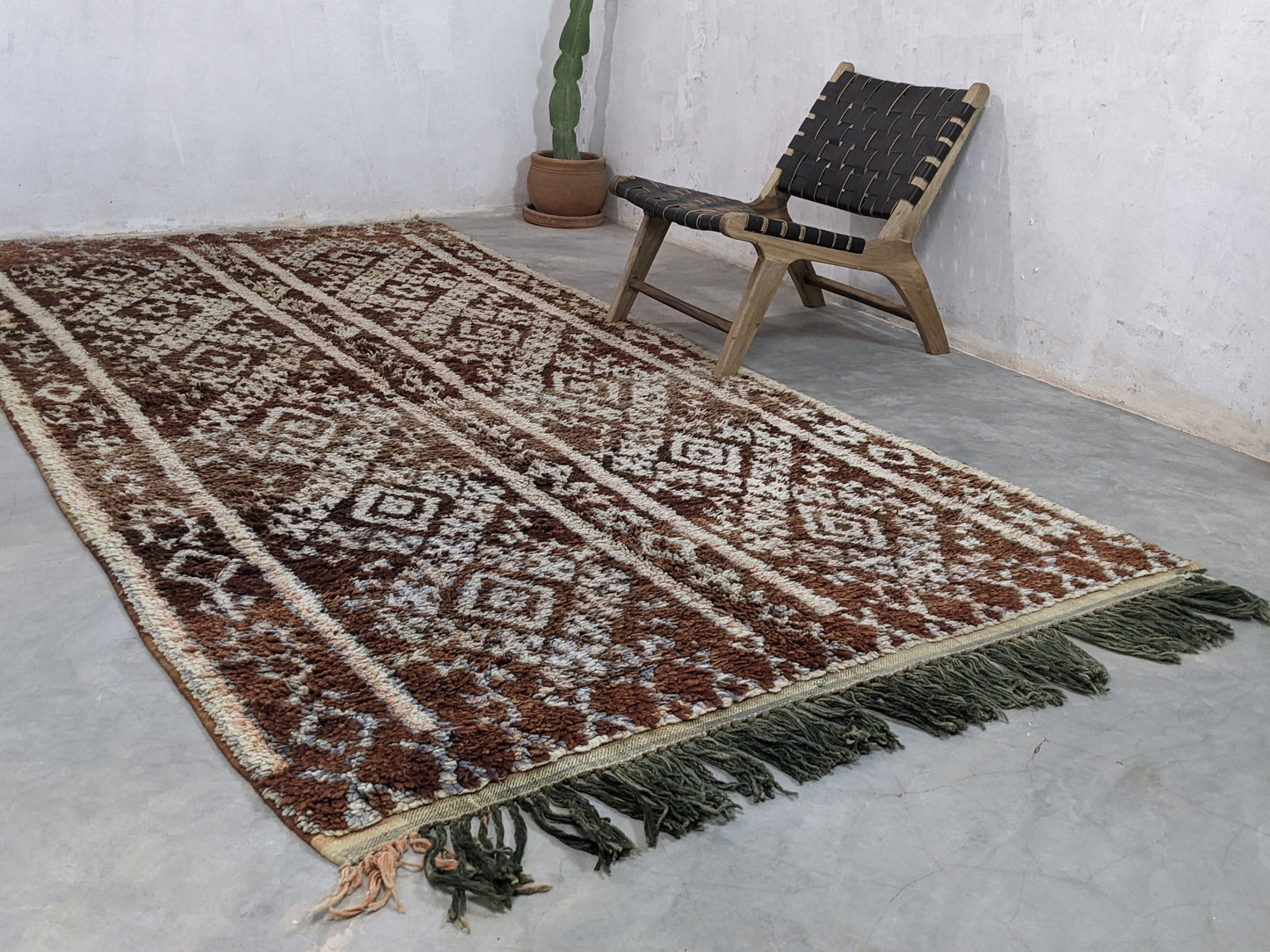 Vintage 1970s Handwoven Beni M'Guild Rug, 350 x 170 cm || 11,48 x 5,58 feet, V-7500