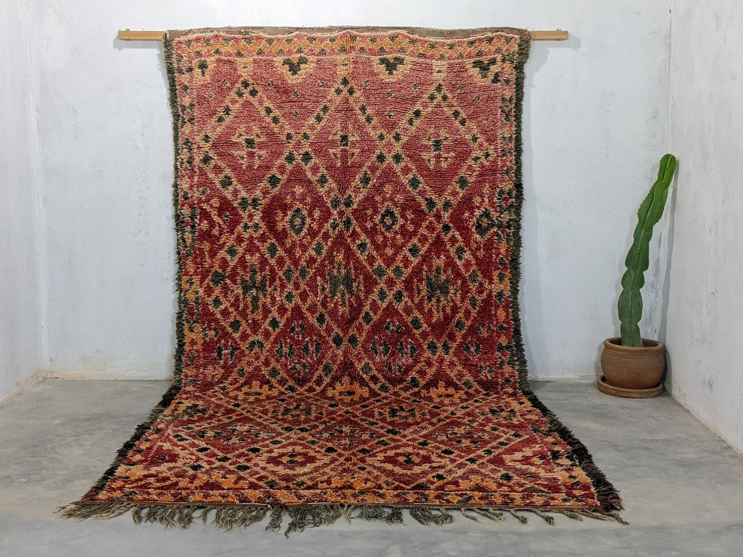 Vintage 1970s Handwoven Beni M'Guild Rug, 315 x 180 cm || 10,33 x 5,91 feet, V-7509