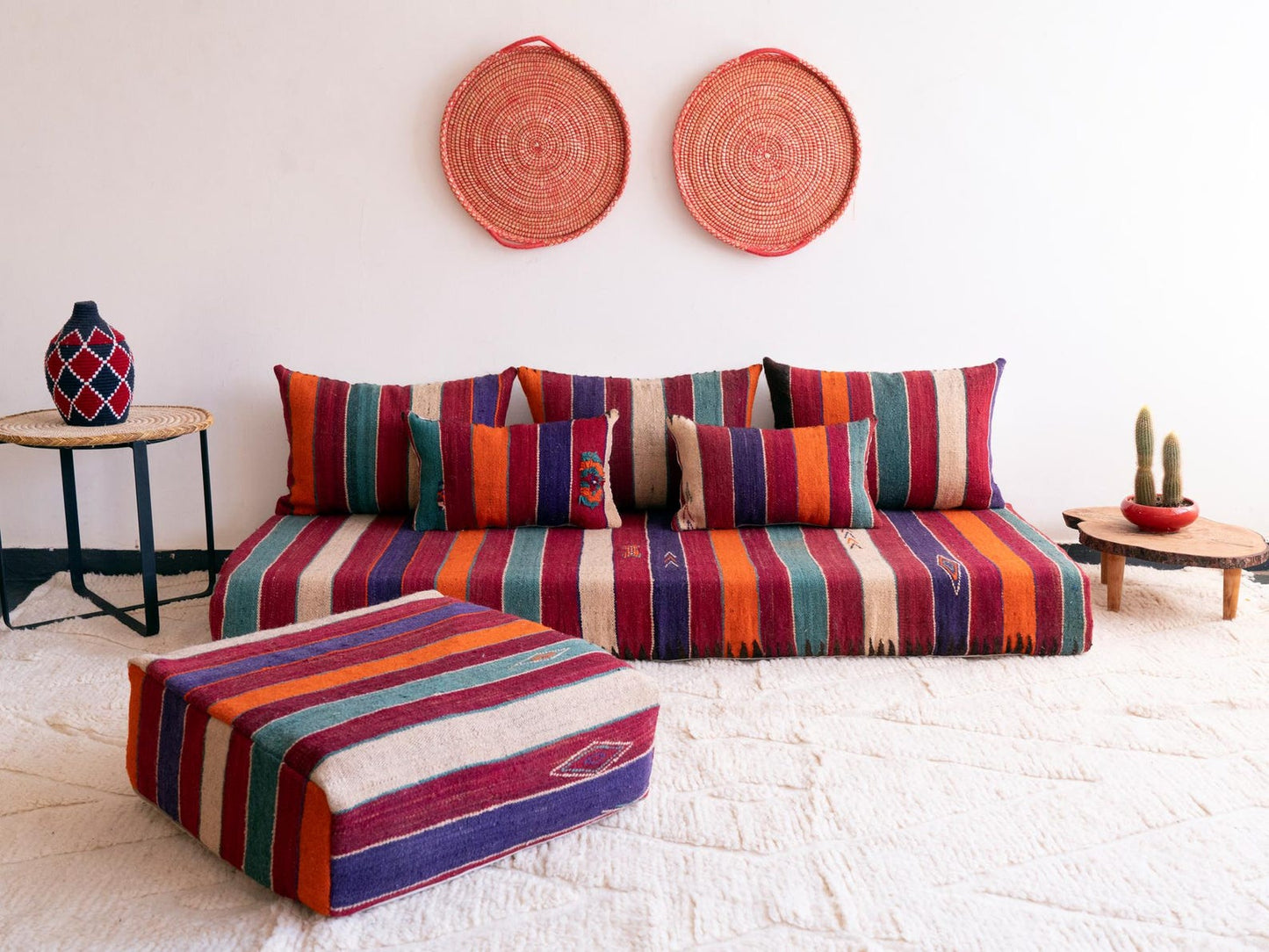 Moroccan bench: 180 x 70 x 15 cm, unfilled long floor cushion - 3 back cushions -  2 extra cushions  - unfilled pouf - filling bags with zipper