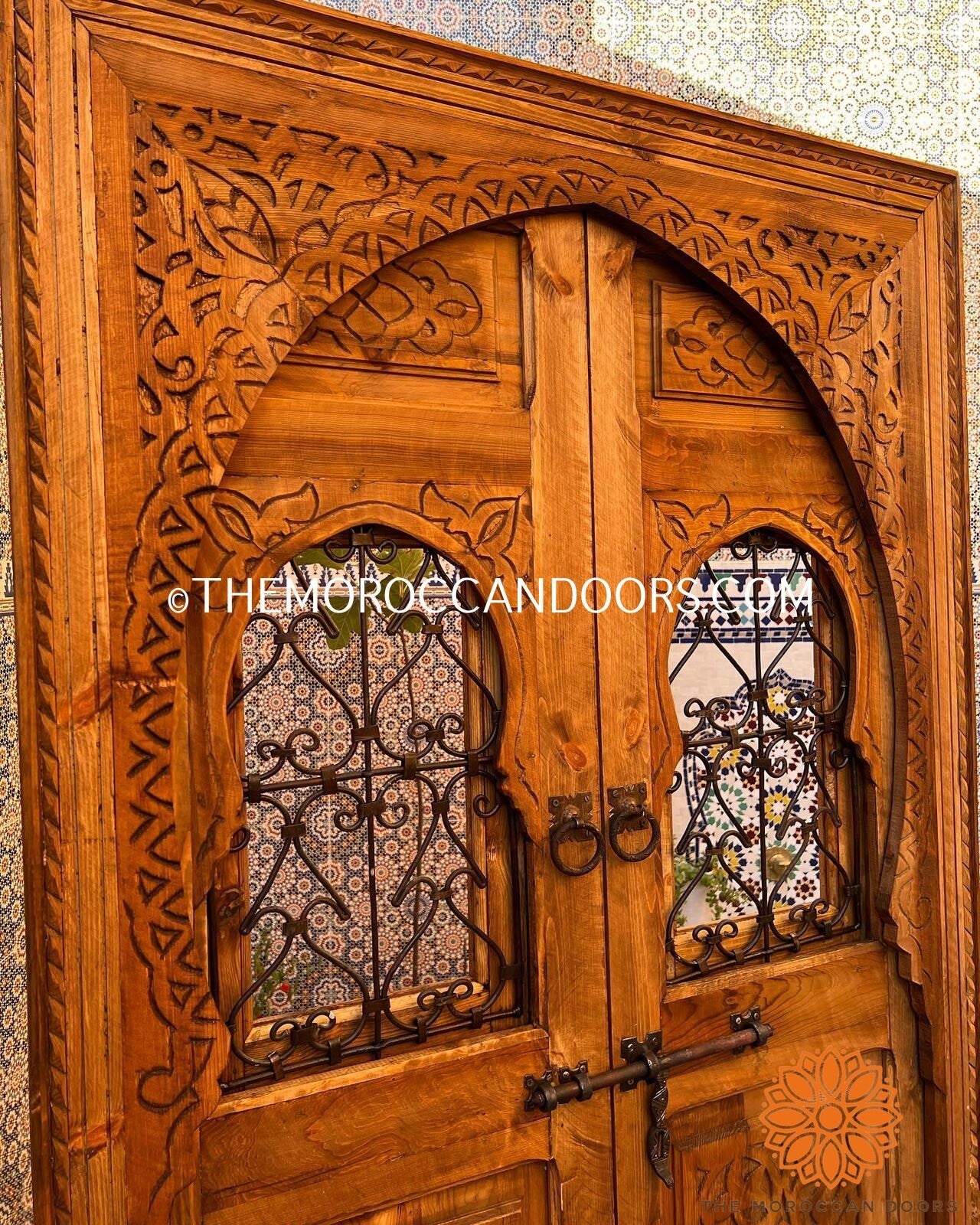 Traditional Geometric Carved Large Moroccan Double Panel Wooden Indoor Outdoor Moroccan Wooden Door With Iron Window Fer forgé Architectural