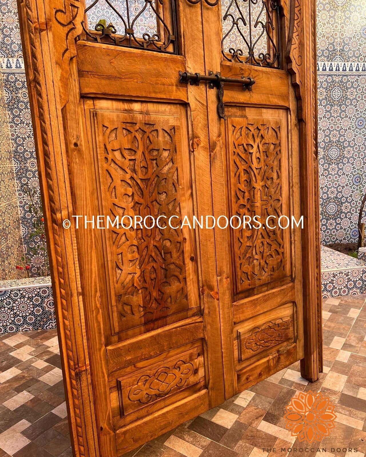 Traditional Geometric Carved Large Moroccan Double Panel Wooden Indoor Outdoor Moroccan Wooden Door With Iron Window Fer forgé Architectural